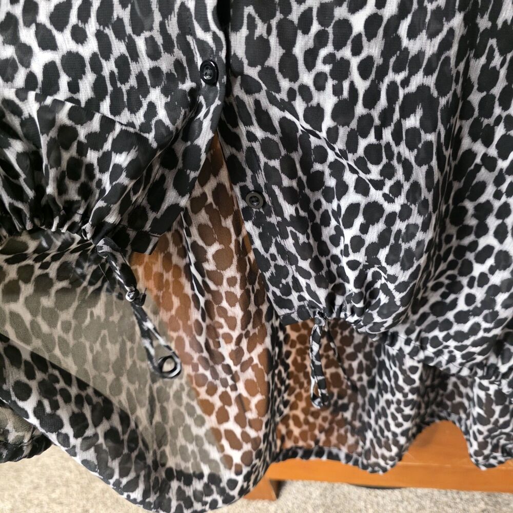 NWT Torrid Sheer Kimono Size 3XL Animal Print Button Tunic Black Gray - Picture 9 of 12